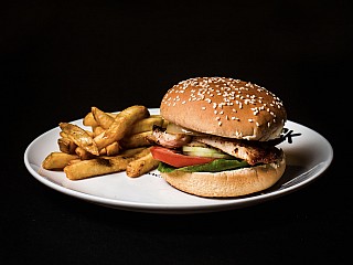 Grilled Chicken Burger & Chips