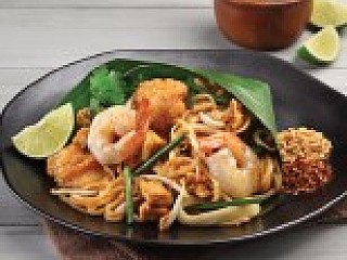 Pad Thai with Seafood