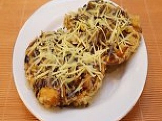 Pisang Goreng with Chocolate and Cheese