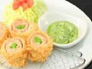 Cheesy Pork Roll With Asparagus