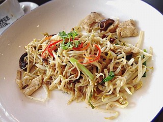 Stir Fried Singapore Noodle - ผัดหมี่สิงคโปร์