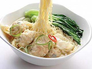 HK Shrimp & Chicken Dumpling Noodles 街头水饺面