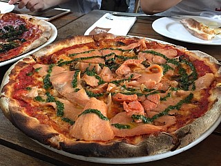 Mari e Monti Pizza