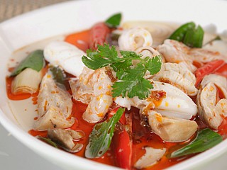 ต้มยำรวมมิตรทะเล น้ำข้น/Tom-Yum-Assorted seafood soup with fresh milk