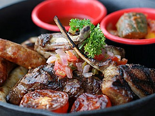 MIXED GRILLED MEAT PLATTER (For 2)