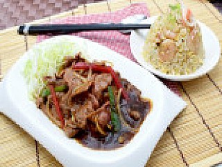Black Pepper Beef With Seafood Fried Rice