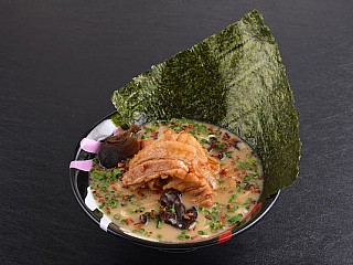 TONKOTSU RAMEN KING with Japanese Seaweed