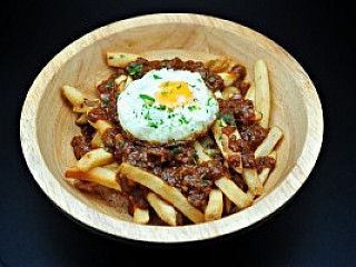 Beef and Beer Chili Fries