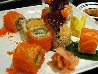 Roll Sushi Set