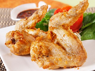 ปีกไก่ทอด/Deep fried chicken wings