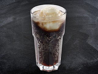 Coke/Root Beer Float
