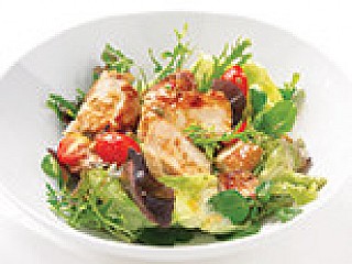 สลัดไก่ย่าง/Grilled Chicken Salad
