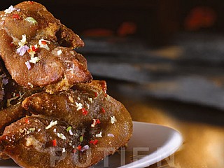 Deep-fried Pork Trotters with Salt and Pepper