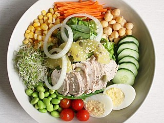 Tropical Grilled Chicken Deli Salad