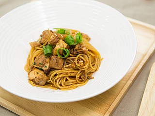 Spaghetti Con Pollo salsa Teriyaki (สปาเก็ตตี้ไก่เทอริยากิ)