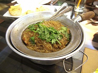 Baked Fresh Water Prawn with Verticelli and Chinese Herbs