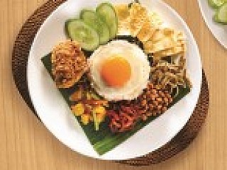 Signature Nasi Lemak with Fried Chicken