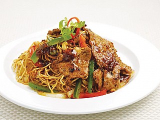 Famous HK Fried Egg Noodles with Beef 招牌牛肉炒面