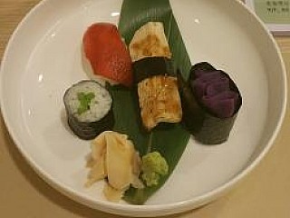 Isoya Japanese Vegetarian Restaurant 居素屋日本野菜料理