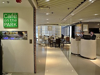 Cafe on the Park - Royal Pacific Hotel and Towers