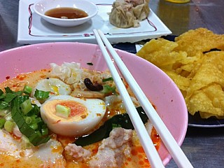 ก๋วยเตี๋ยวปลาเมืองทอง