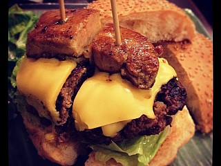 BurgeRoom