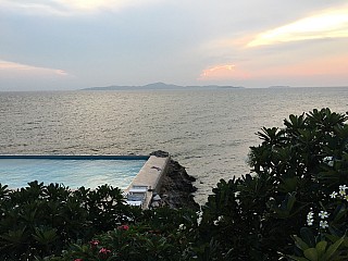 A Cliff Rest. @ Golden Cliff House Pattaya