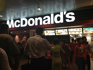 McDonald’s ( Changi Airport T2 Transit Lounge )