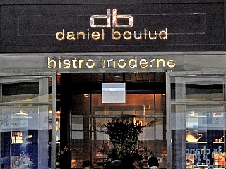 DB BISTRO & OYSTER BAR BY DANIEL BOULUD