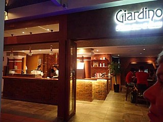 Giardino Pizza Bar & Grill