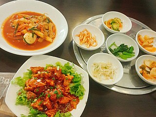 Baan Kimchi (บ้านกิมจิ)