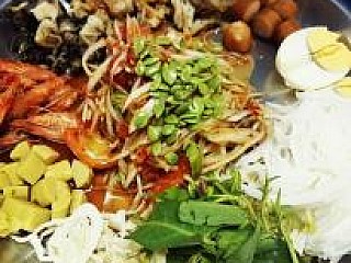 Che Pi Che Phorn Papaya Salad Tray