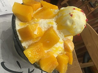 Hanbing Korean Dessert Cafe 韓冰